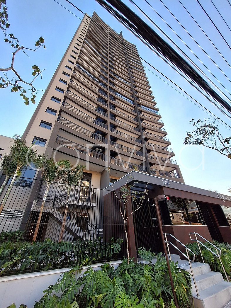 FEP166 Studio with spacious balcony at Pinheiros